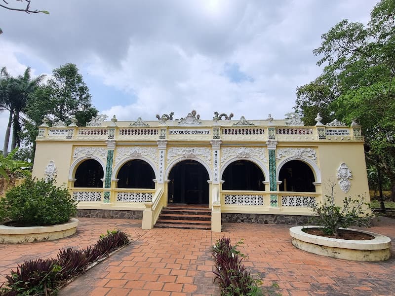 Ảnh bìa Lăng Hoàng Gia