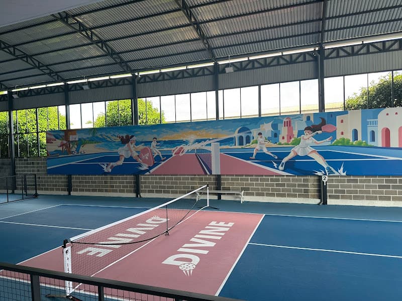 Divine Pickleball & Cafe