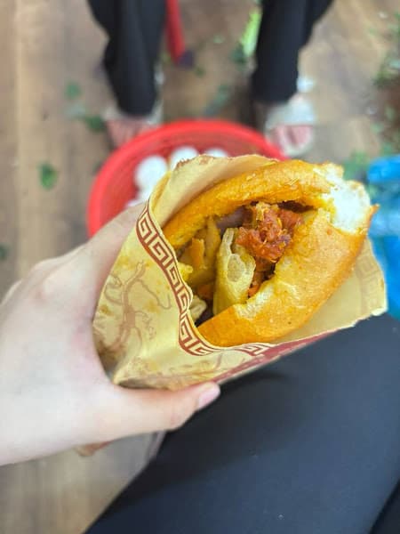 Hình ảnh Hà La Cà - Bánh cuốn Tây Sơn & Bánh Mì Nướng Lu - 5