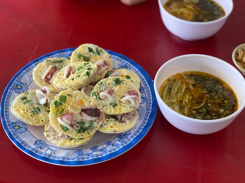 Hình ảnh Bánh căn Dốc Ga, bánh mì xíu mại Dốc Ga - 2