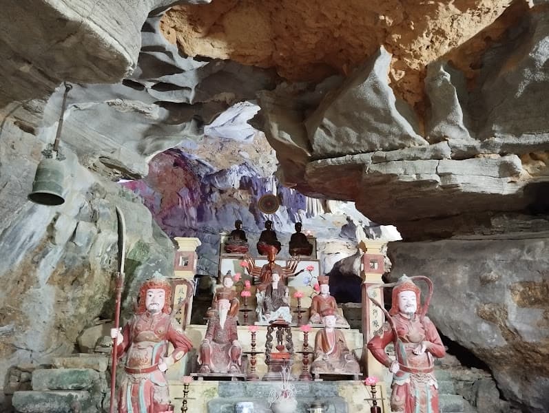 Ảnh bìa Chùa và động Hoa Sơn