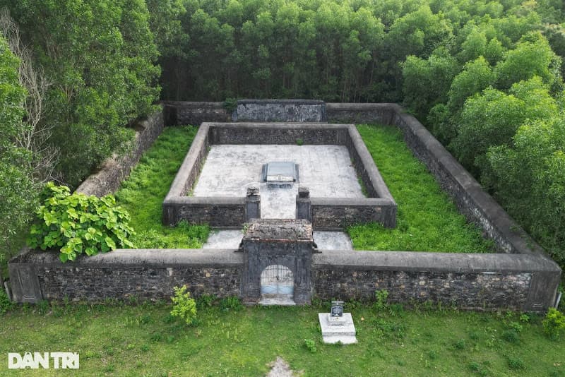 Ảnh bìa Lăng Trường Diễn - Chúa Nguyễn Phúc Nguyên