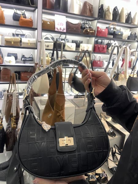 Hình ảnh ELLY Hạ Long Quảng Ninh - 2