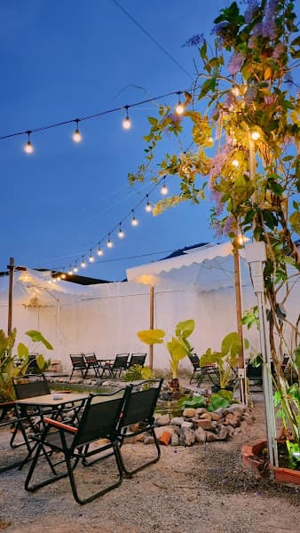 Ảnh bìa Tiệm Cà Phê Một Góc Chợ