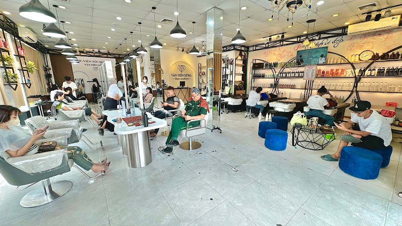 Văn Tiến Dũng Cắt Tóc Gội Đầu Massage