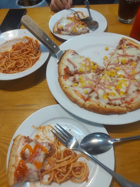 Hình ảnh Gin's Pizza - 4