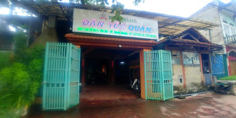 Nhà Hàng Dân Tộc Quán
