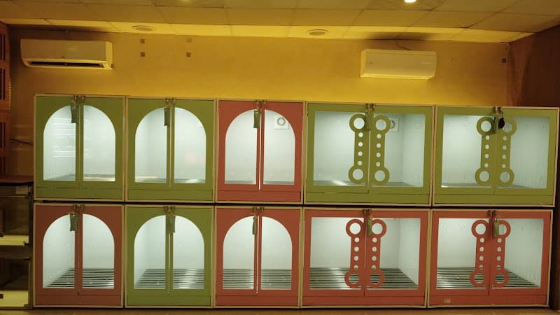 Royal Paw Palace (Petshop)