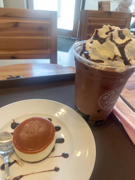 Hình ảnh Highlands Coffee Hung Vuong Quang Ngai - 2