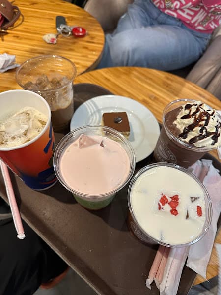 Hình ảnh Highlands Coffee Quang Trung Uông Bí QN - 2