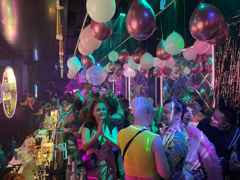 Hình ảnh Pink Pub & 노래방 - 289 Văn Cao - 5