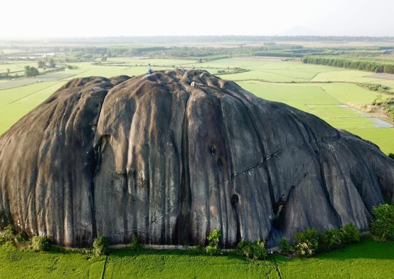 Ảnh bìa Đá Chữ Thập Phú Điền, Tân Phú