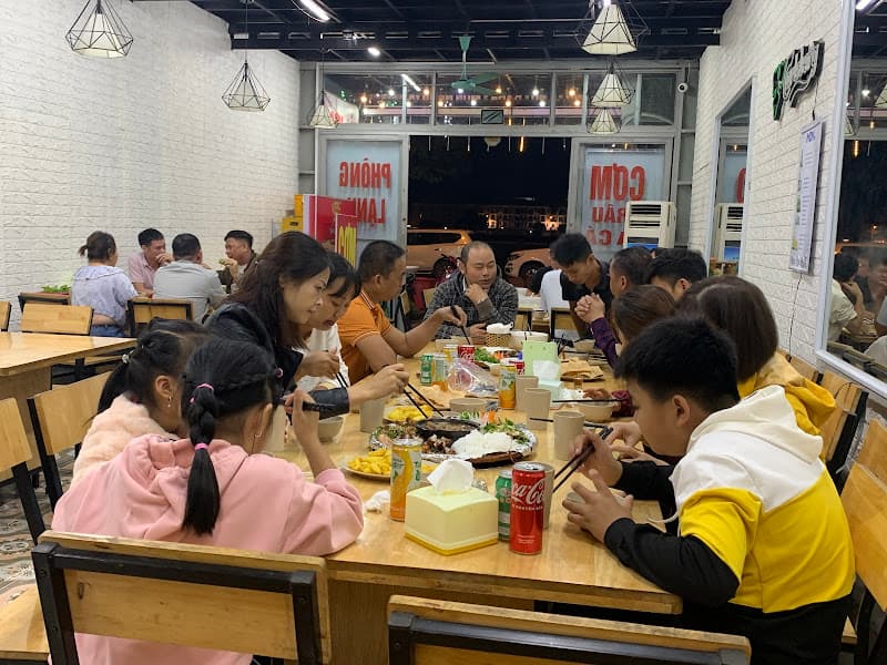 Nhà hàng Thỏ đế vương - Cơm, lẩu, các món nhậu