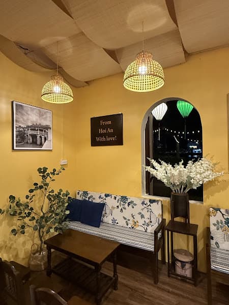 Hình ảnh Cúc Chi - Coffee Áo Dài & Tour Hạ Long - 4