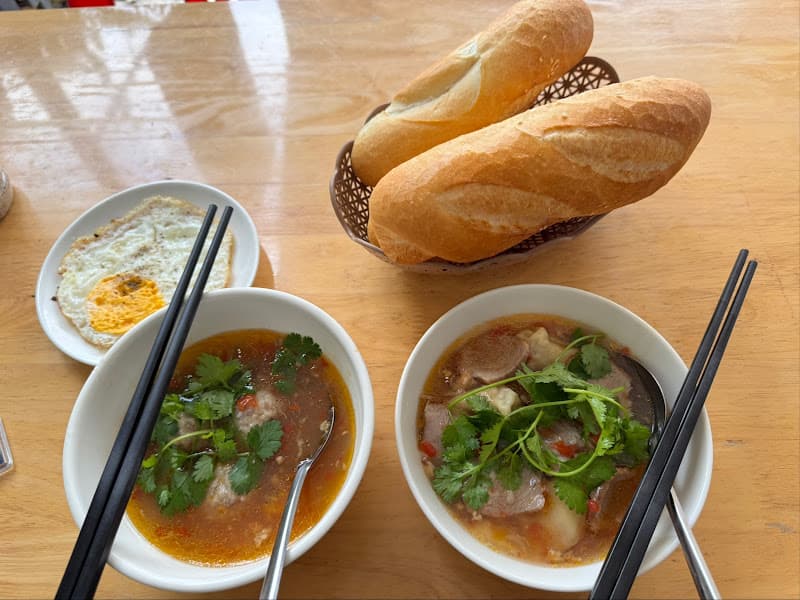 Hình ảnh Ăn sáng Bảo Lộc _ Quán bánh mì xíu mại CÔ KIẾU - 5