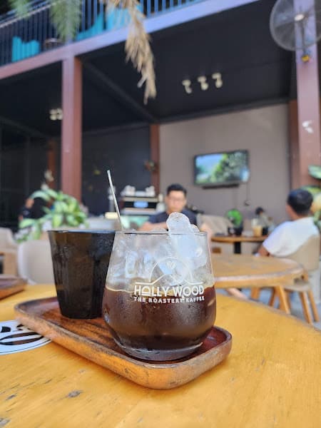 Hình ảnh HALLYWOOD ROASTERY COFFEE - 2