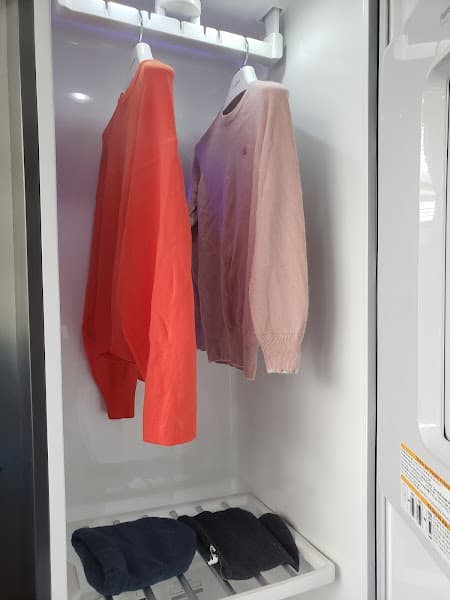 Hình ảnh MR TAN - LAUNDRY AND DRY CLEANING - GIẶT HẤP - GIẶT ỦI - VỆ SINH GIÀY - 3