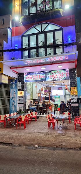 Bánh Đa Cua, Chiều Gà đồi heo rừng