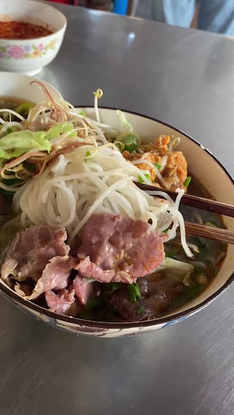 Hình ảnh Bún Bò Mụ Rơi (Bui Tre Vàng) - 4