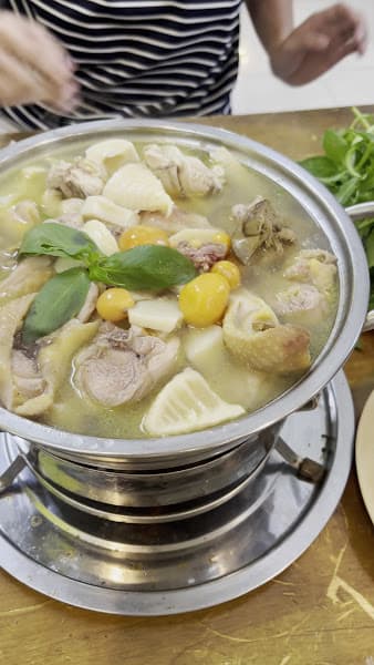 Hình ảnh Lẩu gà lá é Phú Yên - 3