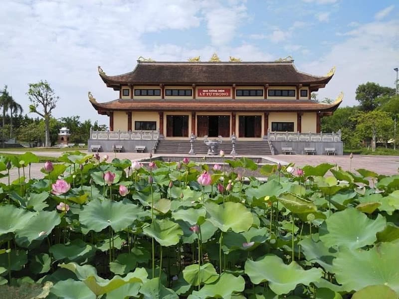 Ảnh bìa Khu tưởng niệm anh hùng Lý Tự Trọng