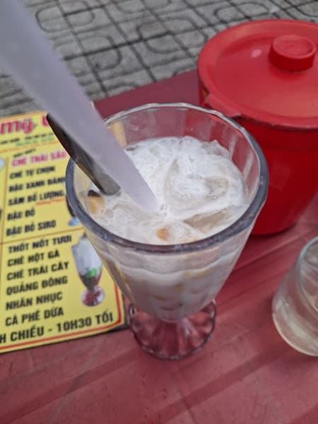 Hình ảnh Chè bưởi - Bánh flan (vỉa hè, bán chiều tối) - 2