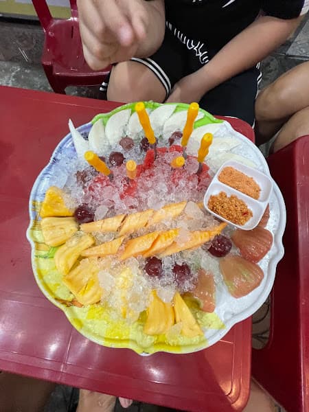 Hình ảnh Ngọc Lan - Chè khúc bạch, trái cây dĩa - 2