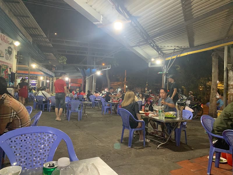 QUÁN ĂN VƯỜN NHÃN