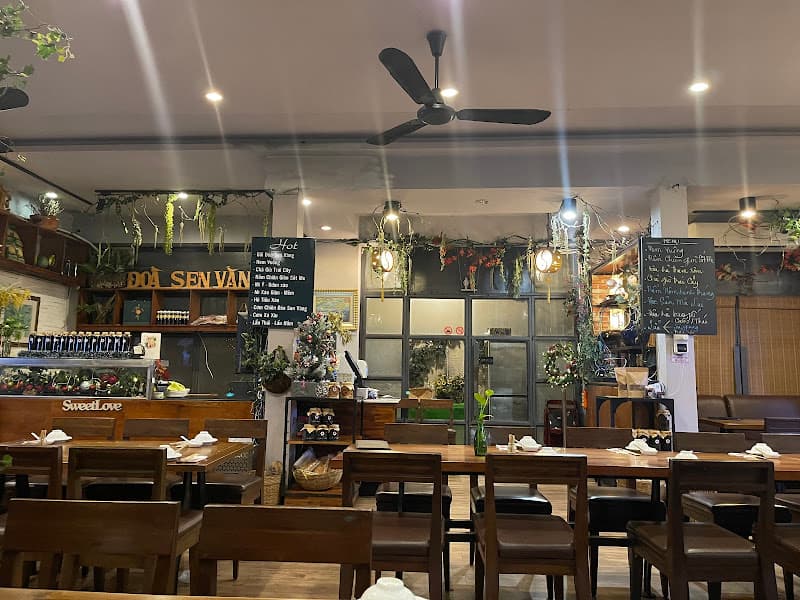 Hình ảnh Nhà Hàng Chay Đóa Sen Vàng Trần Hưng Đạo - 3