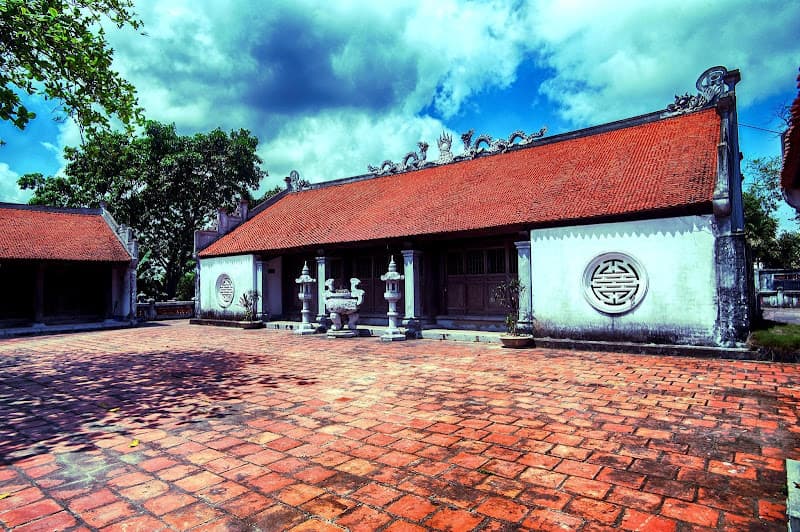 ĐÌNH TRUNG BẢN, THỜ ĐỨC THÁNH TRẦN - HƯNG ĐẠO ĐẠI VƯƠNG TRẦN QUỐC TUẤN