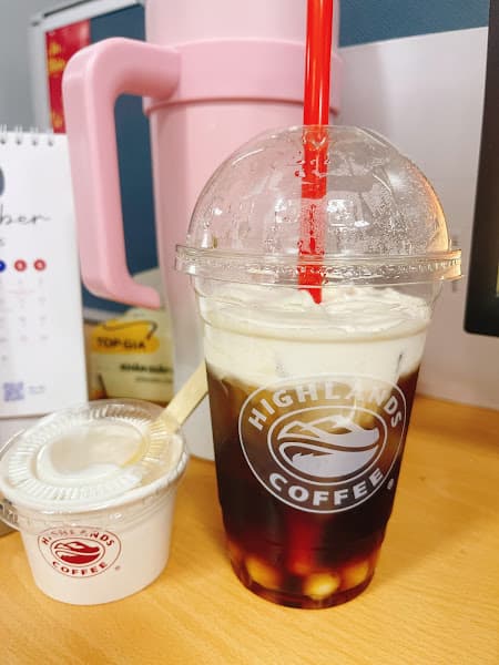 Hình ảnh Highlands Coffee 36 Duy Tan HN - 2