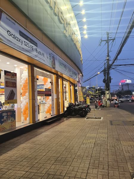 Hình ảnh Thế Giới Di Động - 4