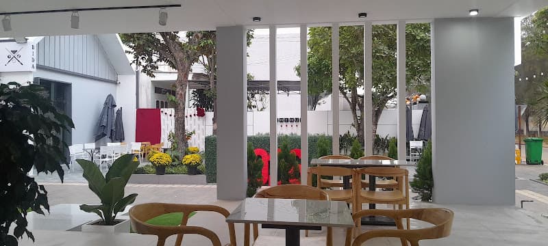 THE HUT COFFEE & BILLIARDS