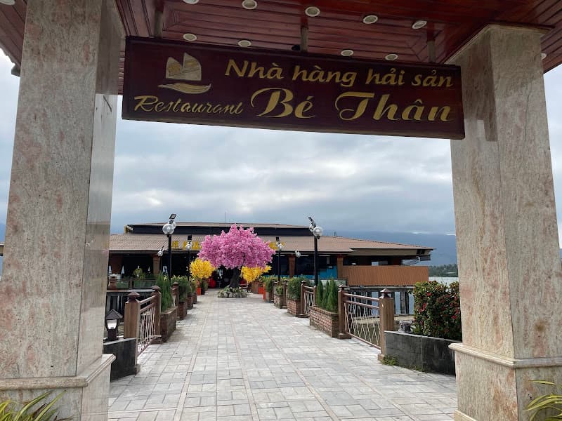 Nhà Hàng Hải Sản Bé Thân - Lăng Cô