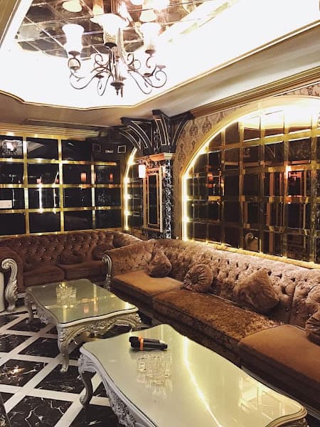 Ảnh bìa Nhà Nghỉ Karaoke Hoa Cỏ May