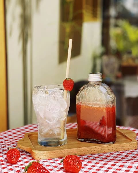 Hình ảnh Cả Nhà Mình Coffee - 3