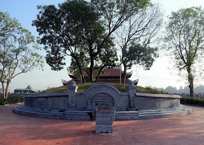 Ảnh bìa Mộ Liệt sỹ Xô Viết Nghệ Tĩnh