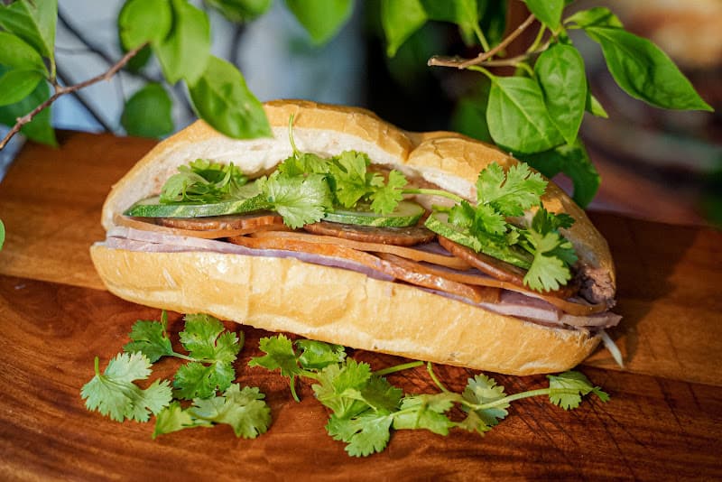 Hình ảnh Bánh Mỳ Truyền Thống - 3