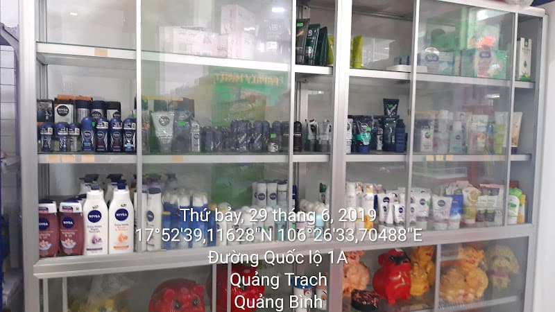Hình ảnh Family Mart - Siêu thị mini Roòn - 3