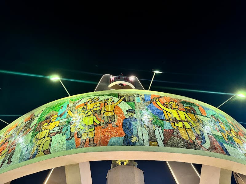 Hình ảnh Tượng đài Binh Biến Đô Lương - 4