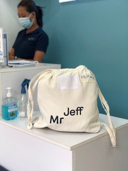 Hình ảnh Mr Jeff Laundry & Dry Cleaning District 1 - 3