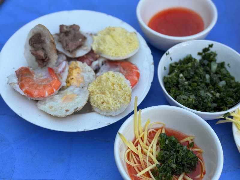Bánh Căn 153 Võ Thị Sáu ( Mực Trứng Bò Tôm )