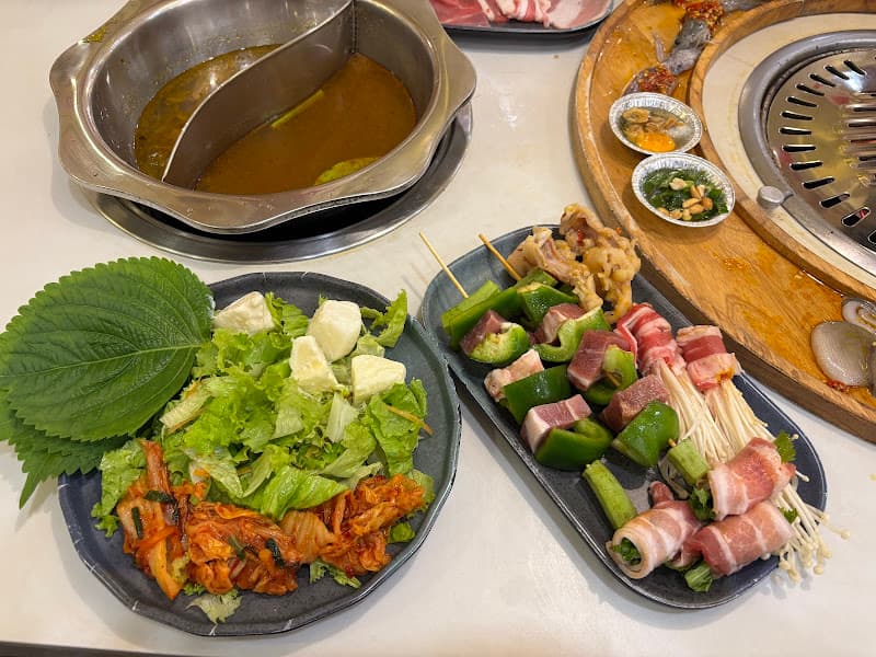 Hình ảnh SukiHouse - Quán Nướng Lẩu Hàn Quốc - 3