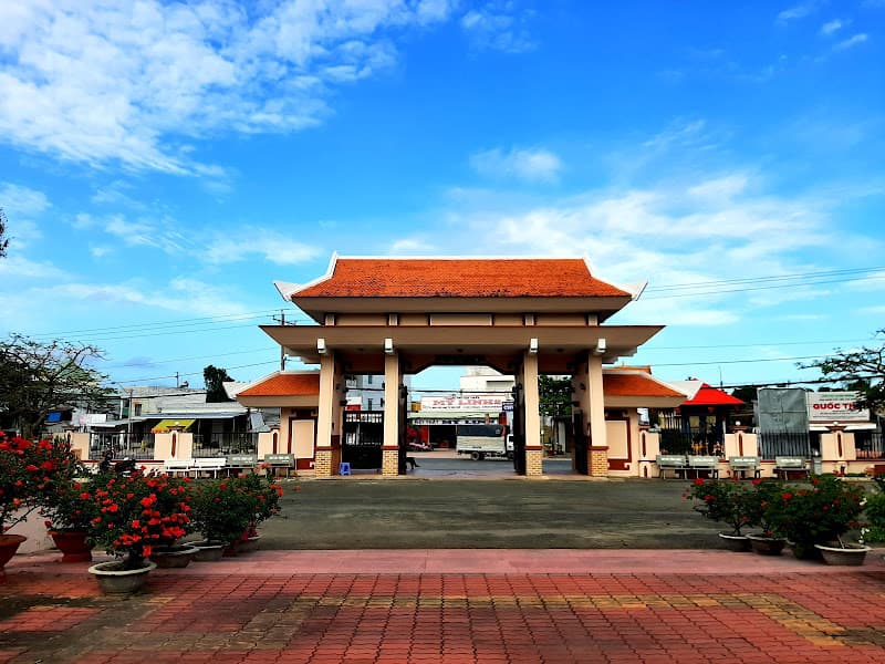 Đền Thờ Phạm Hùng