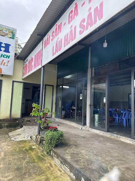 QUÁN ĐỨC ANH :CƠM VÀ CÁC MÓN HẢI SẢN TƯƠI NGON