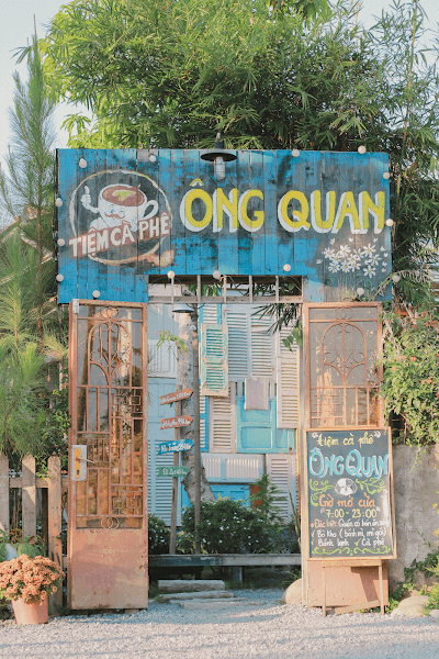 Tiệm cà phê Ông Quan