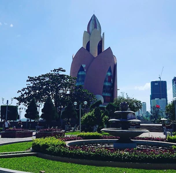 Hình ảnh Tháp Trầm Hương - 3