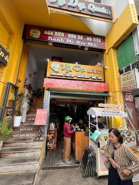 Vỹ Dạ Quán - Bánh mì xíu mại, sữa đậu nành