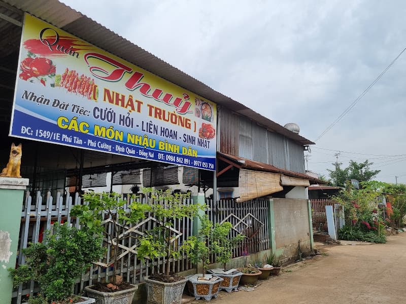 Quán ăn nhật trường