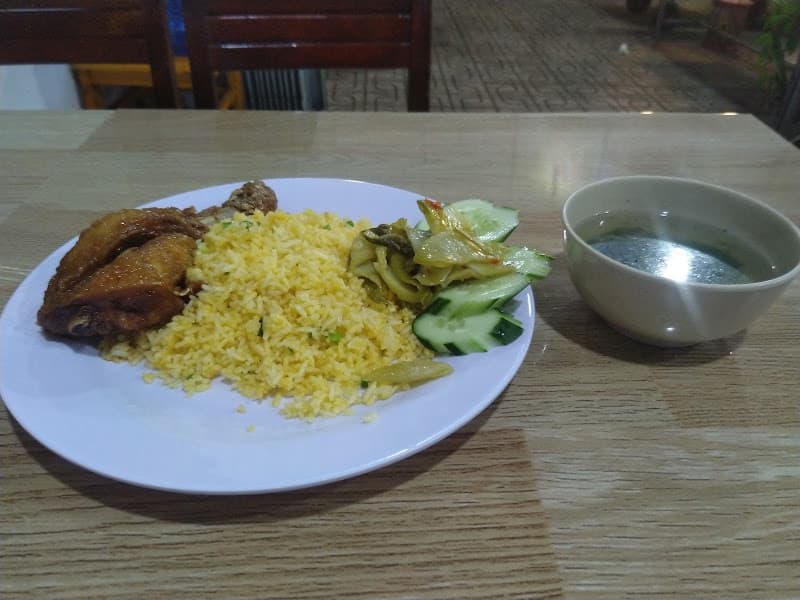 Quán cơm gà Xối Mỡ